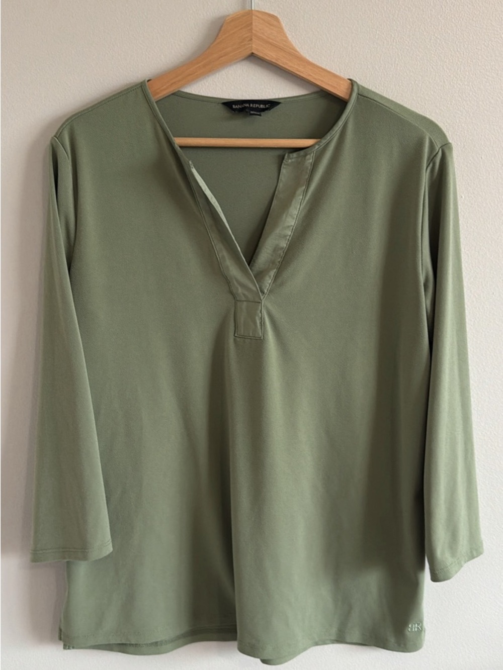 Banana Republic Sage Green Split V-Neck Long Sleeve Top